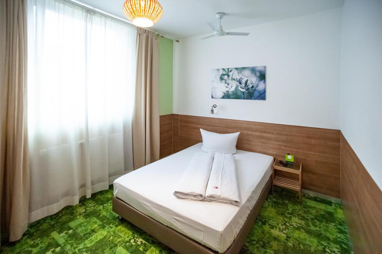 Come Inn ลันด์สฮูท ภายนอก รูปภาพ